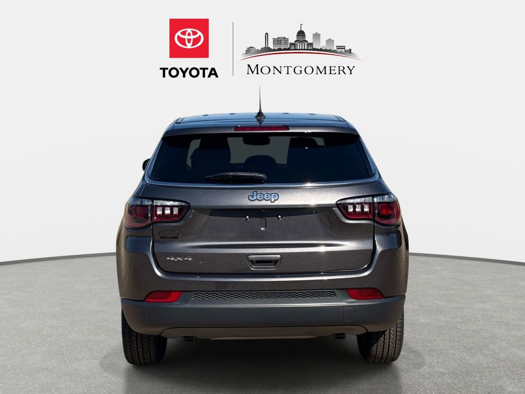 Used 2023 Jeep Compass Sport image 4