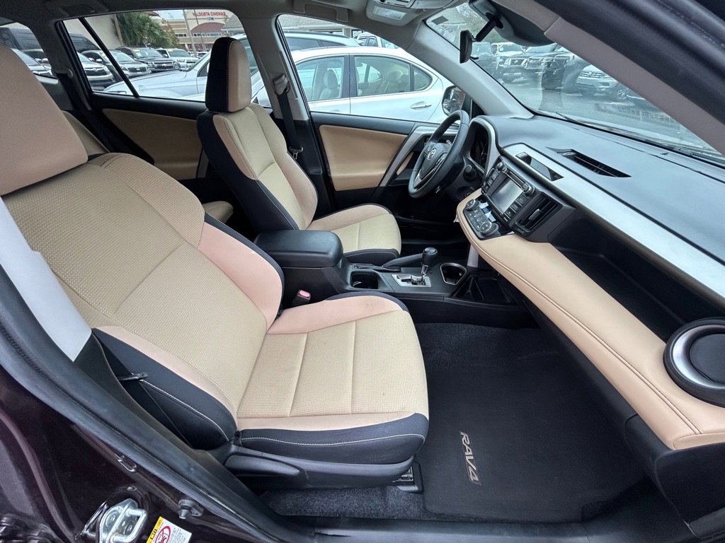 Used 2017 Toyota RAV4 XLE FWD image 23