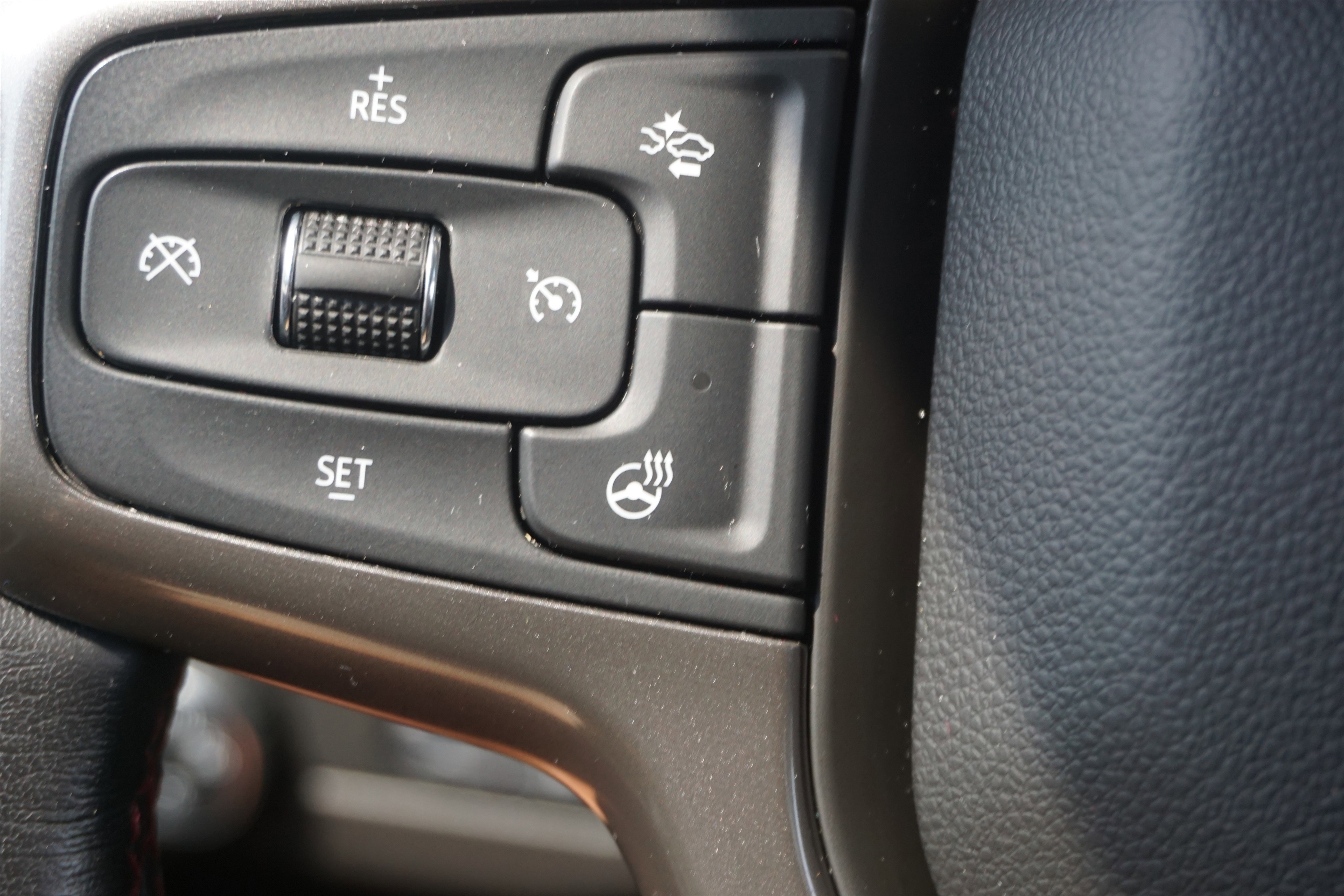 Used 2021 Chevrolet Tahoe RST w/ Luxury Package image 36