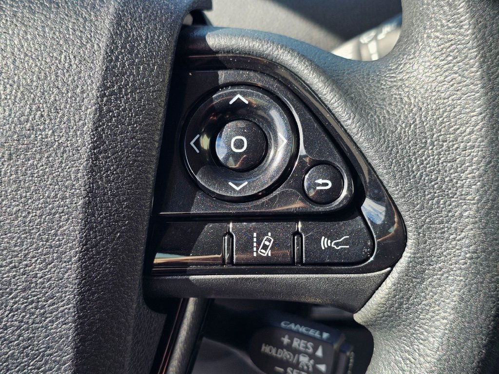 Used 2021 Toyota Prius LE AWD/4WD image 28