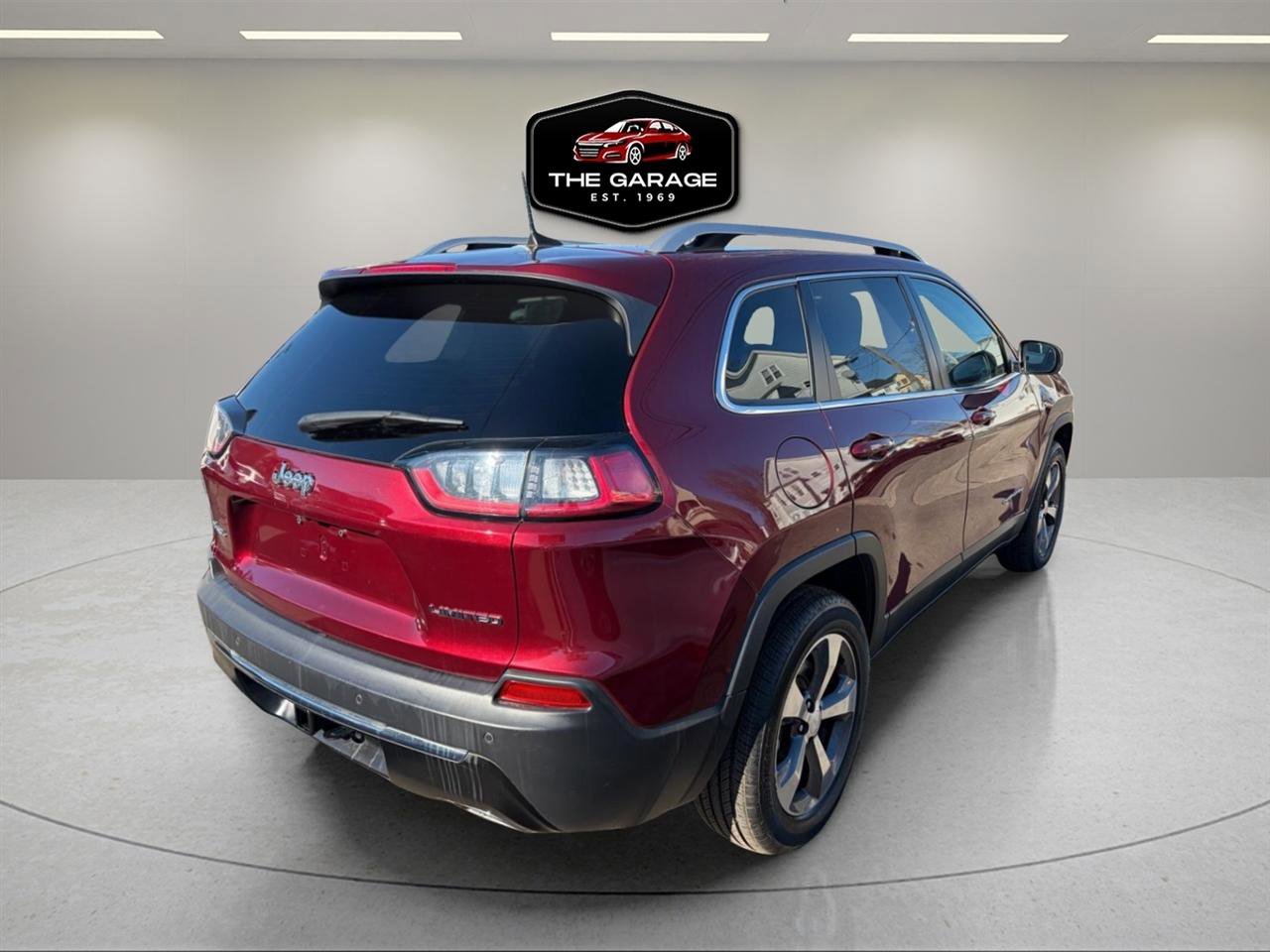 Used 2019 Jeep Cherokee Limited image 5