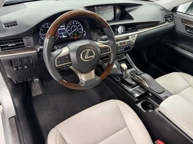 Used 2018 Lexus ES 350 w/ Navigation System Package image 12