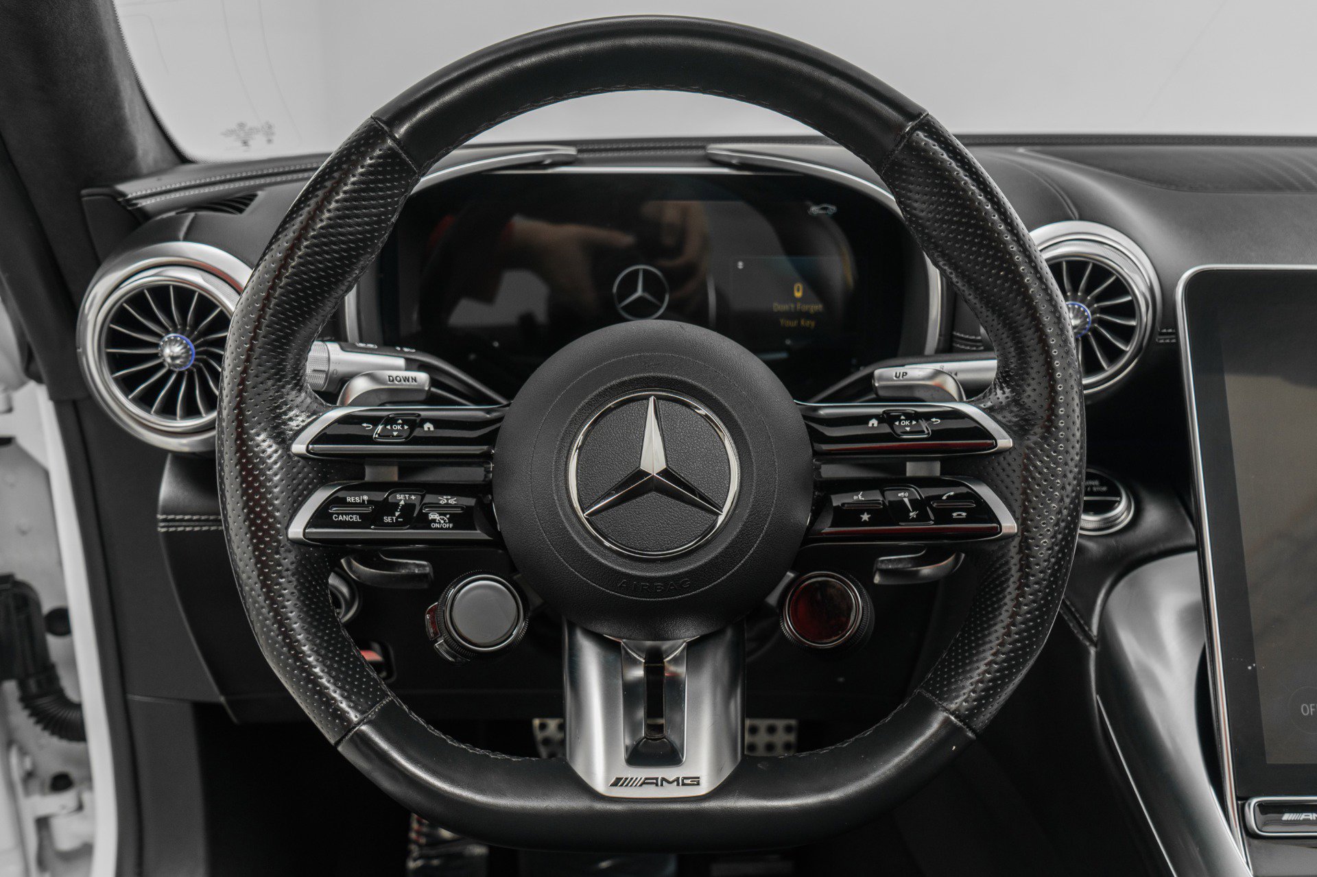 Used 2025 Mercedes-Benz SL 63 AMG S e Performance 4MATIC image 15