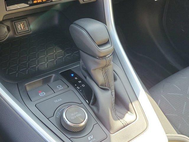 Used 2025 Toyota RAV4 XLE image 25