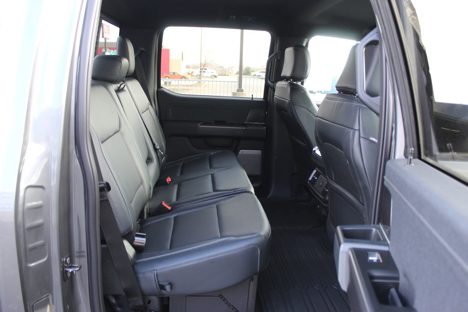 New 2025 Ford F150 Lariat w/ Equipment Group 501A Mid image 16