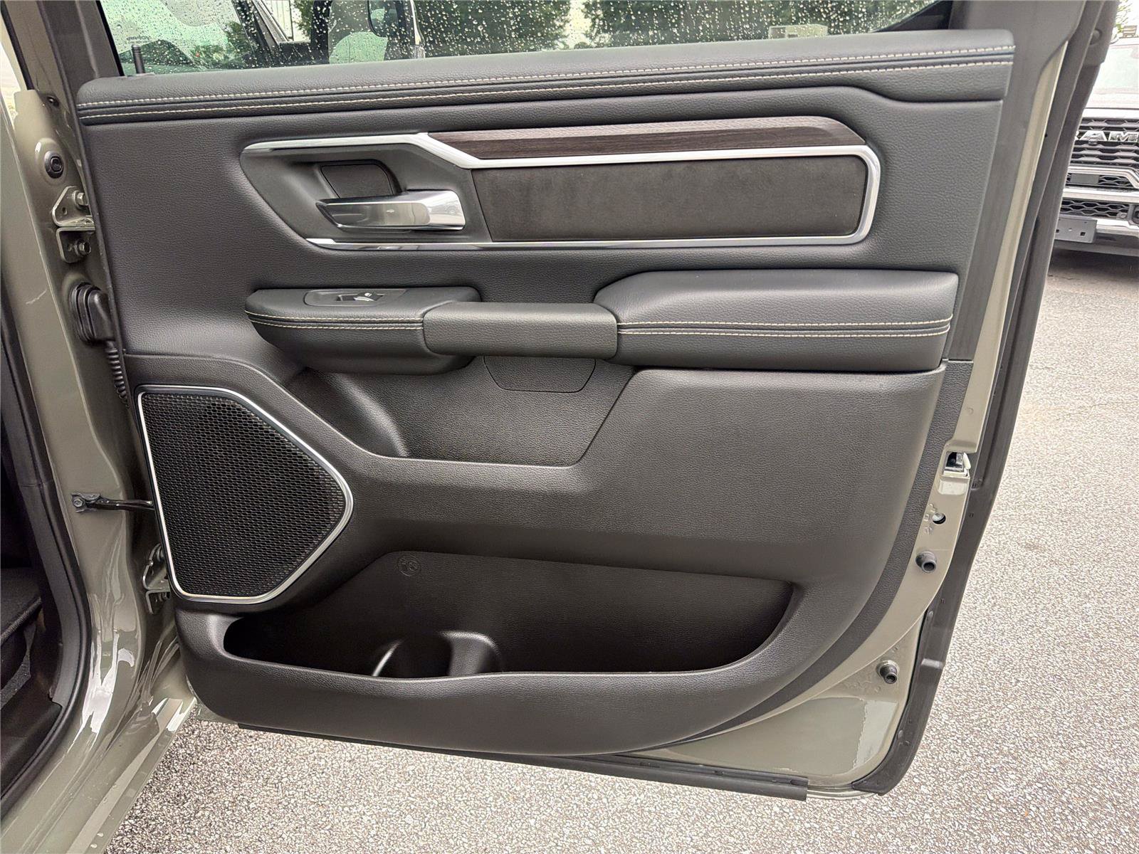 Used 2026 RAM 1500 Laramie AWD/4WD image 14