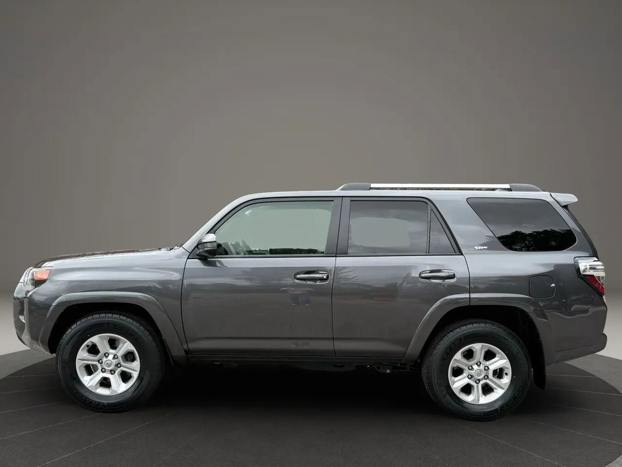 Used 2022 Toyota 4Runner SR5 image 8