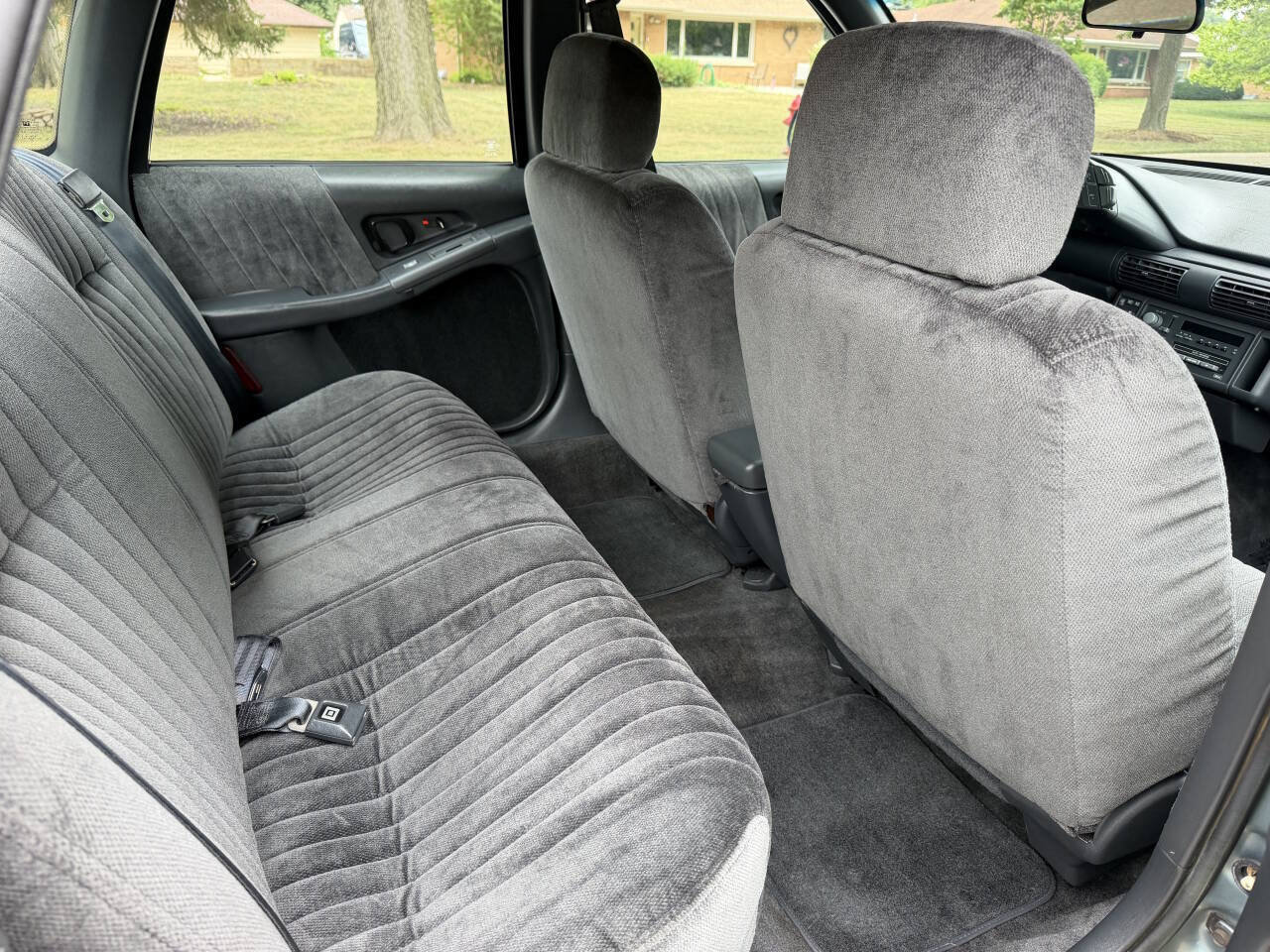 Used 1993 Pontiac Grand Prix LE FWD image 14