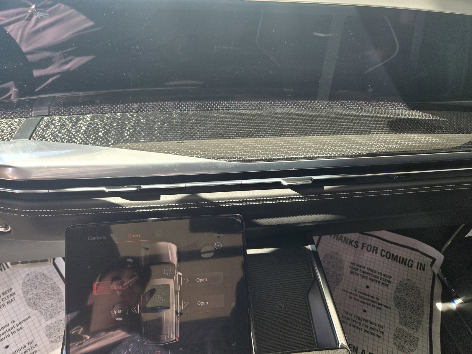 New 2026 Cadillac Escalade V w/ LPO, ONYX Package image 9