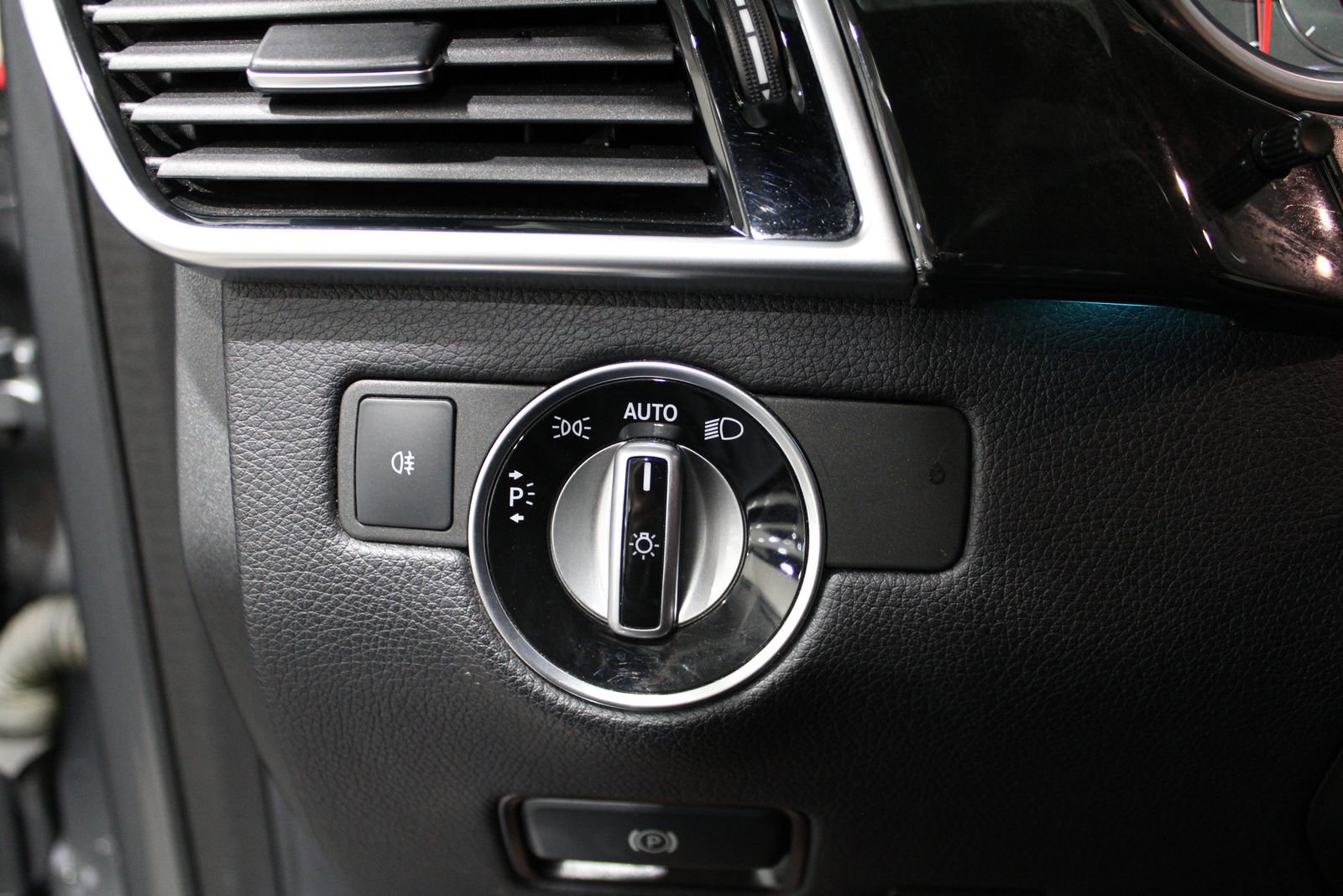 Used 2018 Mercedes-Benz GLE 43 AMG 4MATIC image 28