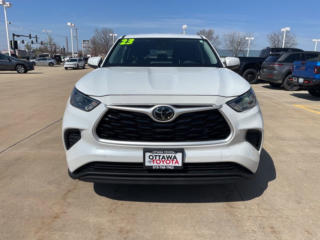 Used 2023 Toyota Highlander L image 3