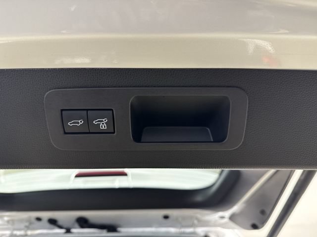 Certified 2025 Lexus LX 600 4WD w/ Interior Upgrade Package image 39