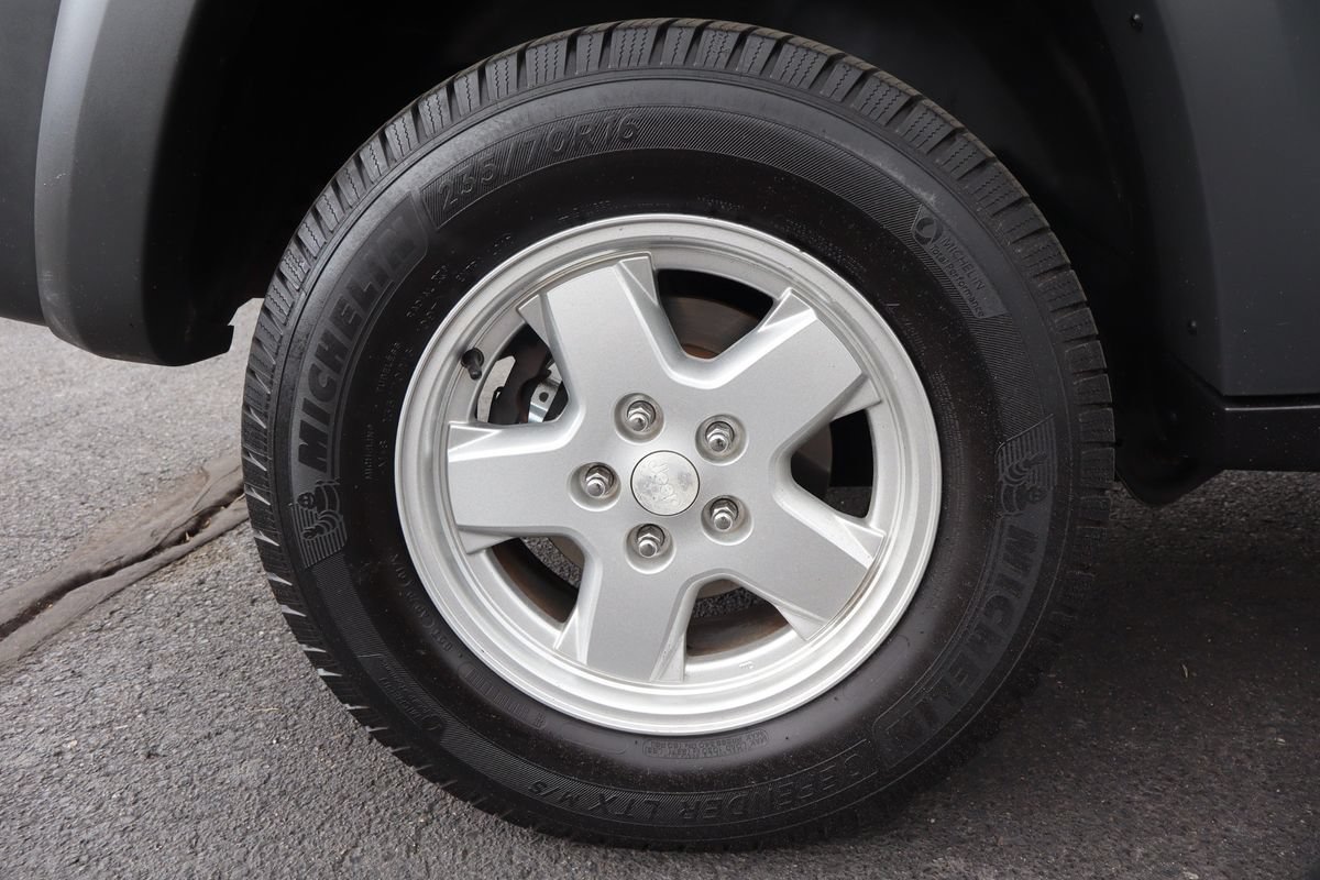 Used 2006 Jeep Liberty Sport AWD/4WD image 41