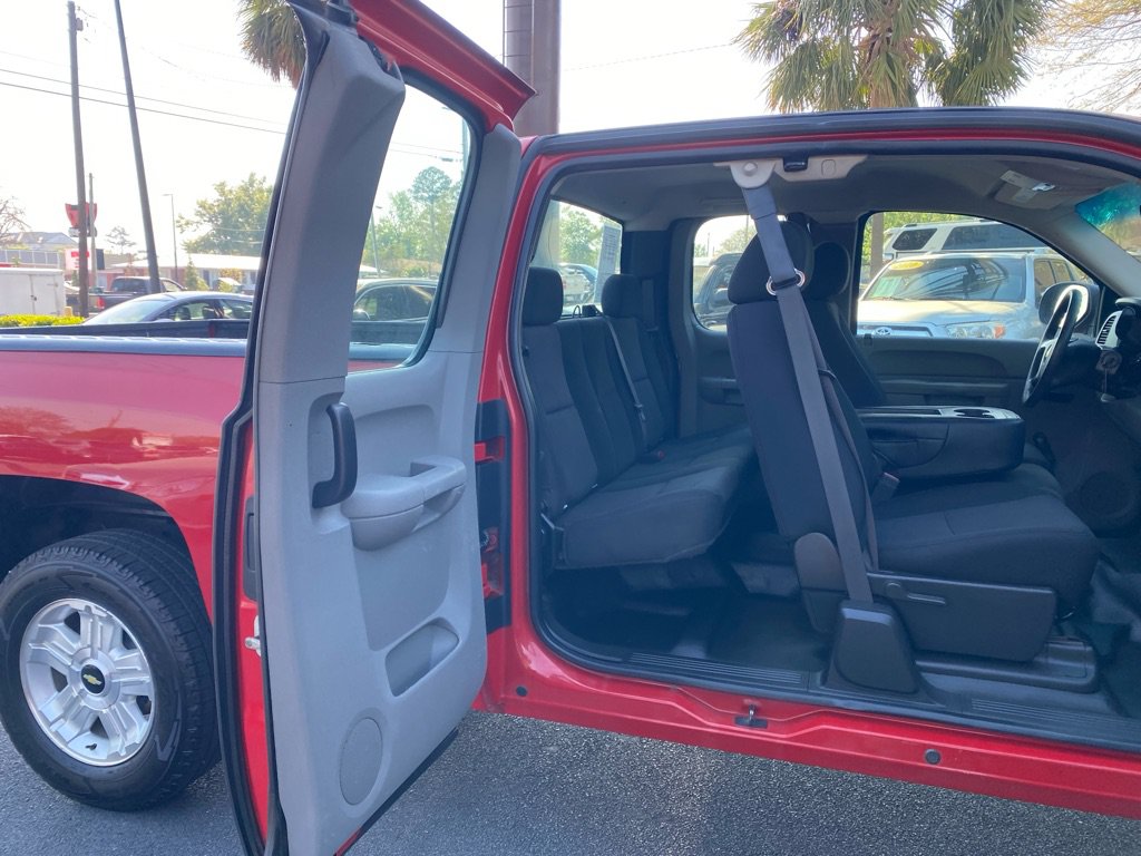 Used 2010 Chevrolet Silverado 1500 W/T RWD image 32