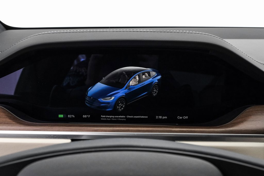 Used 2022 Tesla Model X image 25