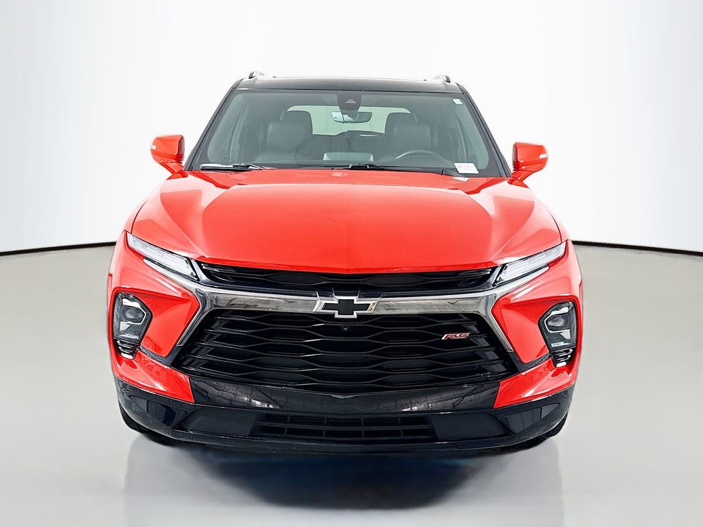 Used 2025 Chevrolet Blazer RS w/ Driver Confidence II Package image 2