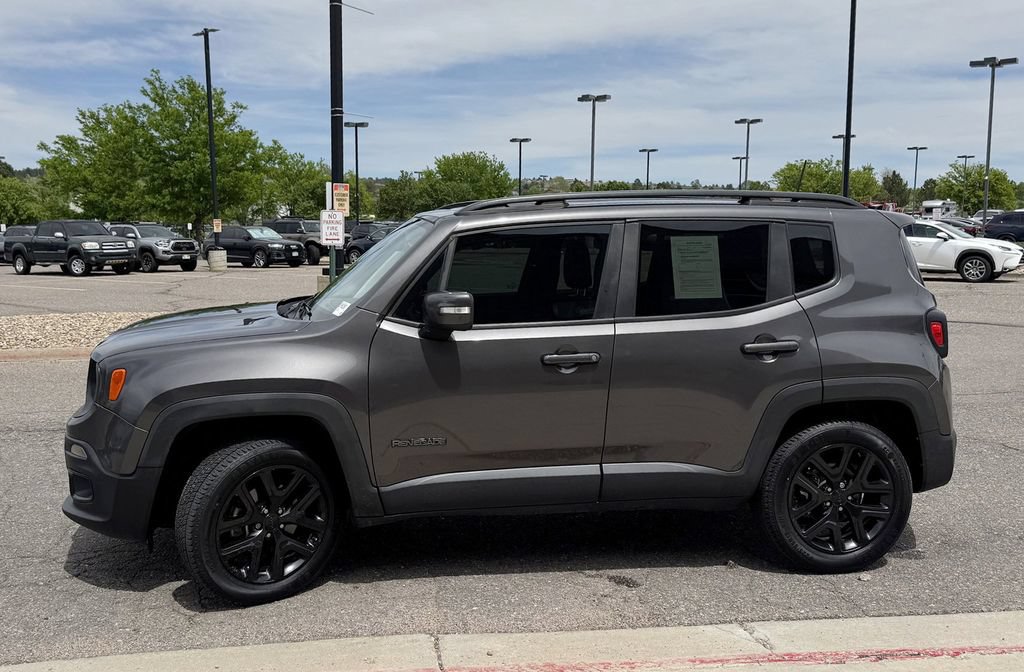 Used 2018 Jeep Renegade Altitude w/ UConnect 8.4 Nav Group AWD/4WD image 5