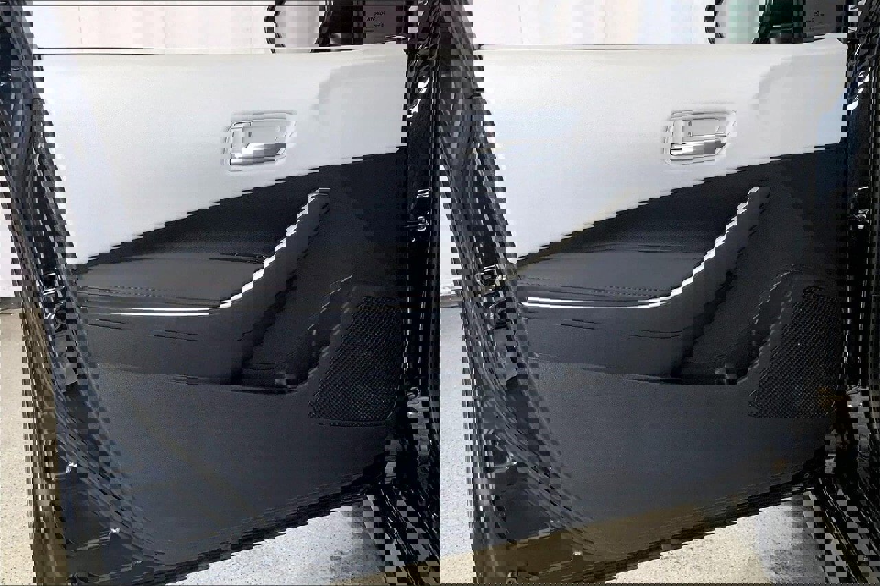 Used 2024 Toyota Corolla SE image 25