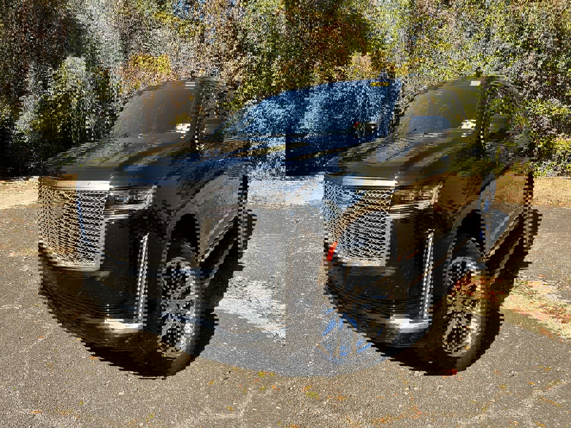 Certified 2023 Cadillac Escalade Premium Luxury w/ LPO, Radiant Package image 2