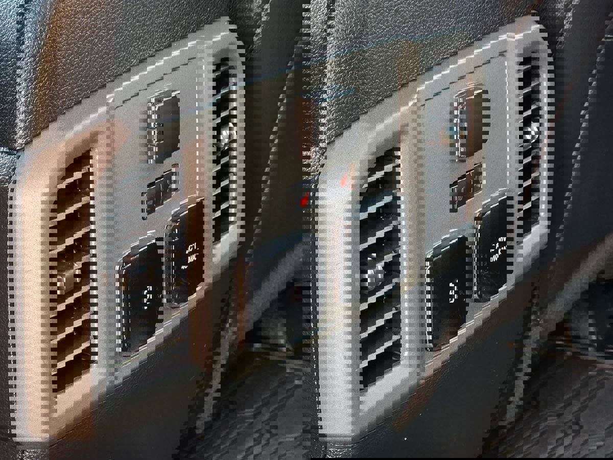 Used 2018 Ford F150 Raptor w/ Equipment Group 802A Luxury image 25