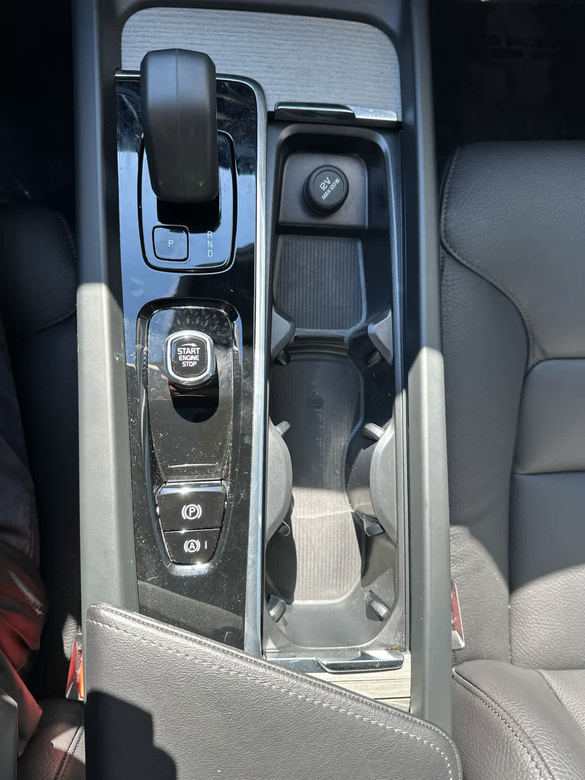 Used 2025 Volvo XC60 B5 Plus image 18