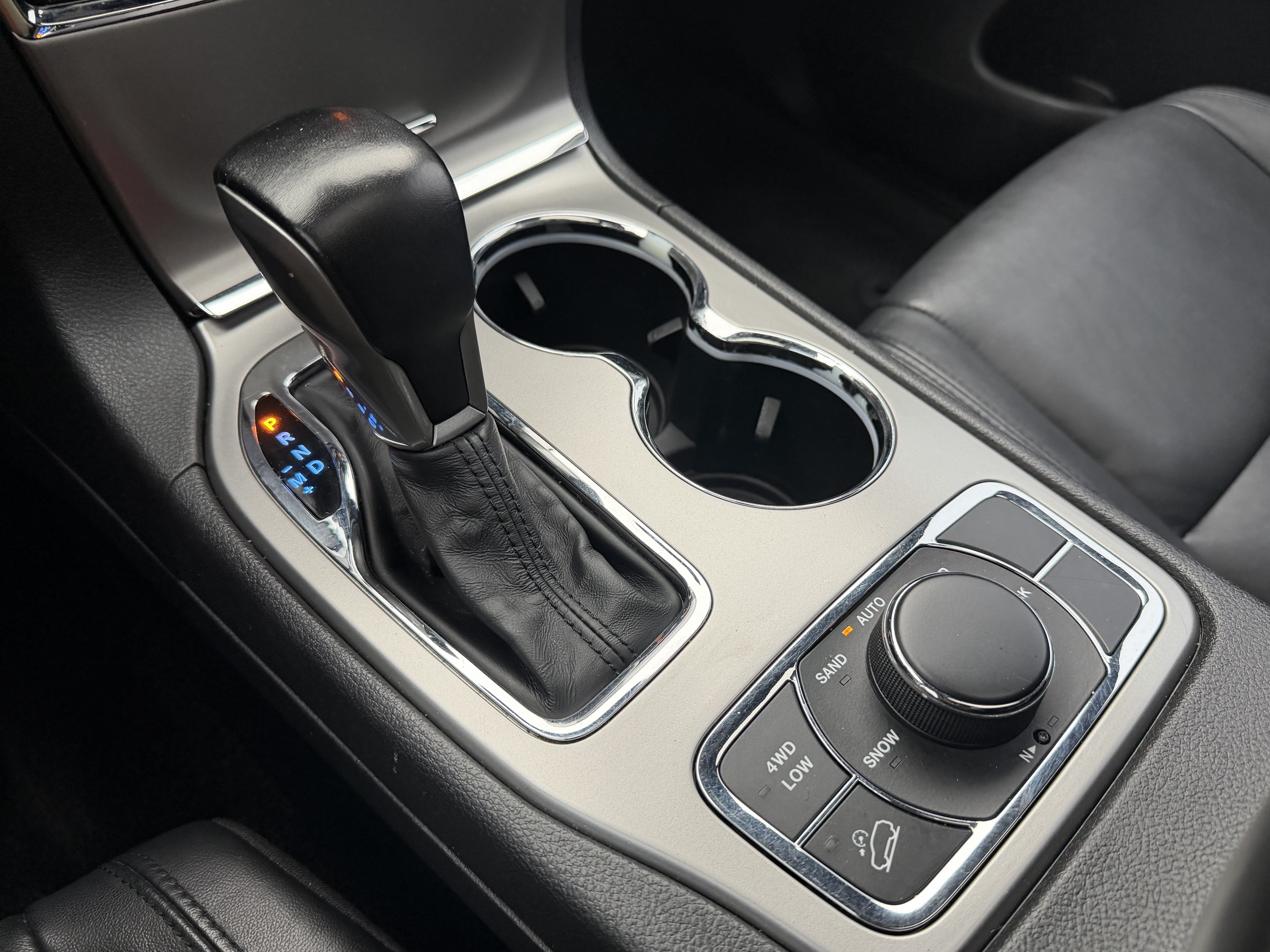 Used 2021 Jeep Grand Cherokee Limited AWD/4WD image 19