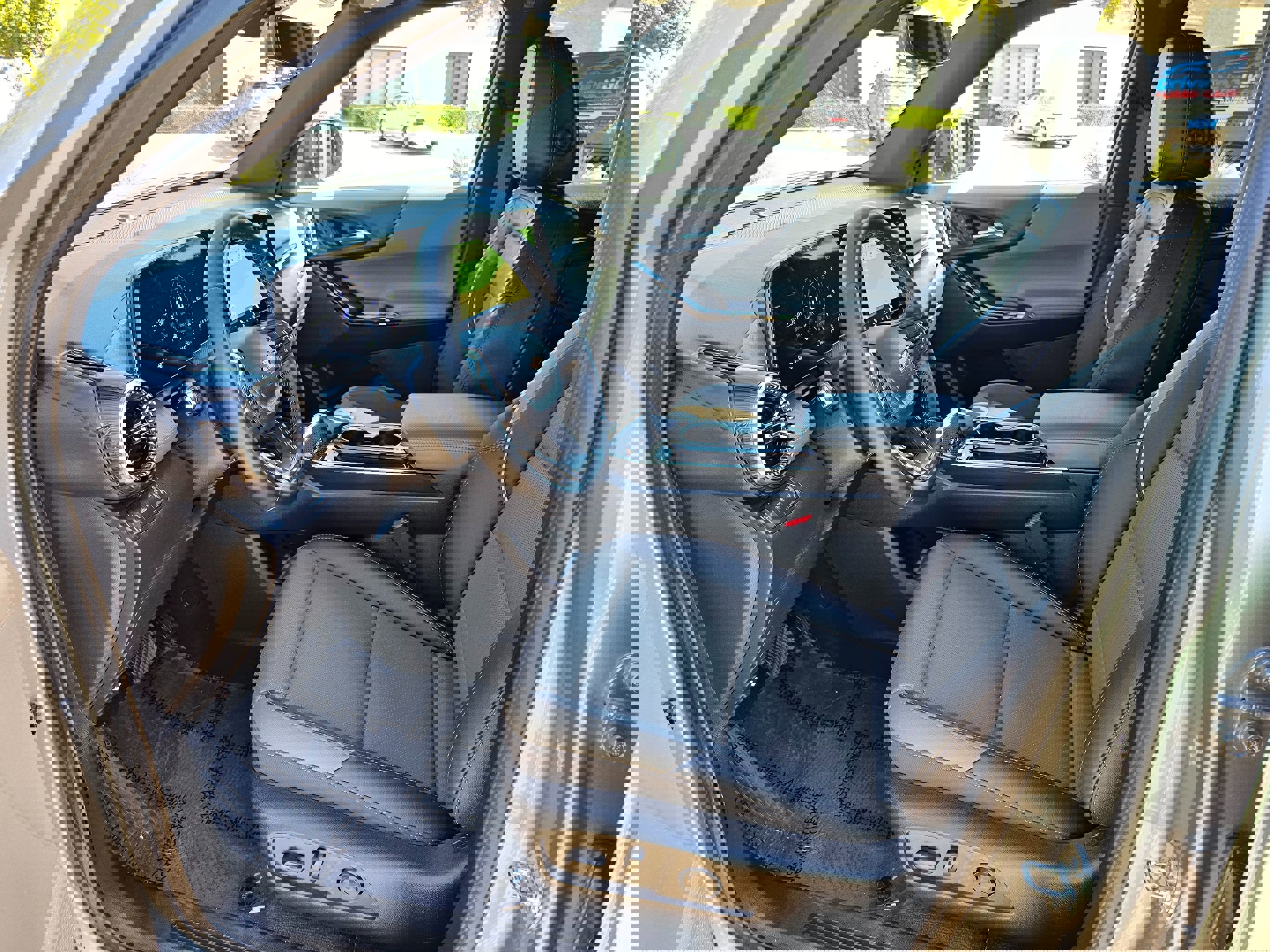 Used 2025 Chevrolet Equinox LT w/ Convenience Package II image 16