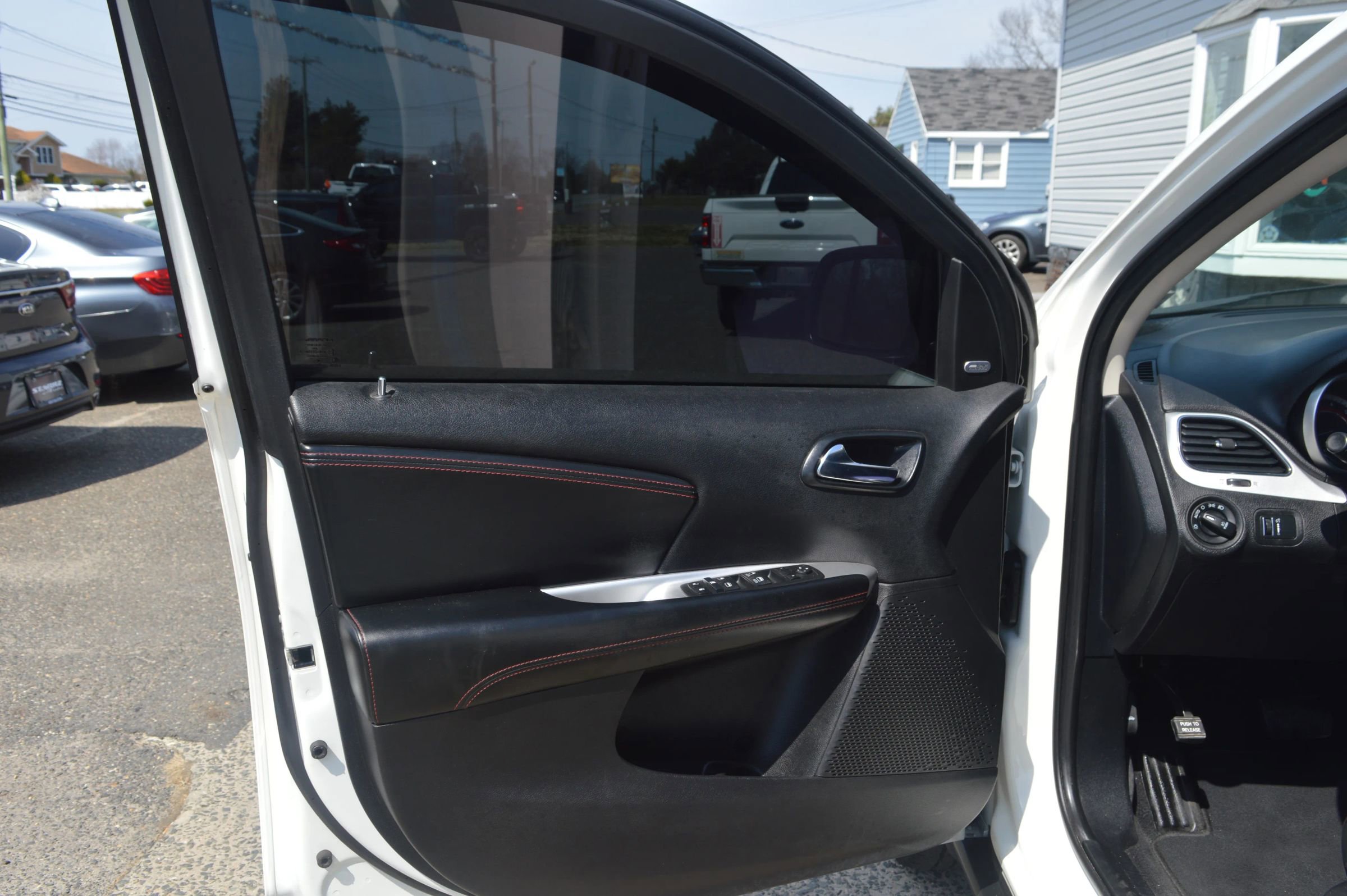 Used 2015 Dodge Journey R/T w/ Flexible Seating Group image 24