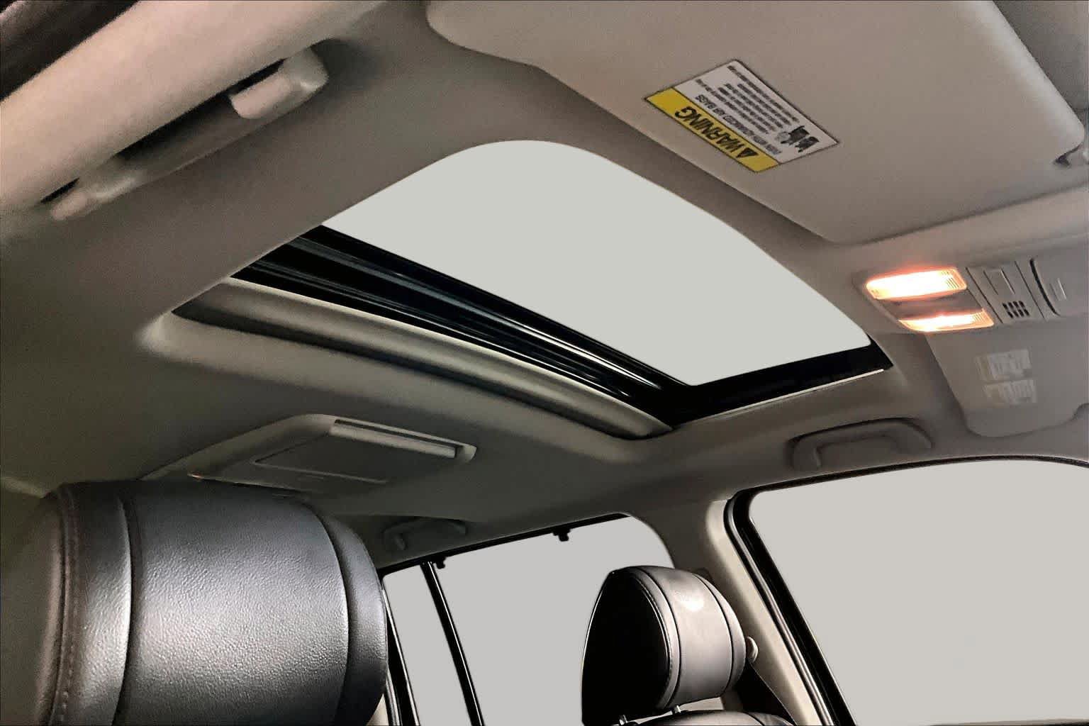 Used 2015 Honda Pilot Touring image 13
