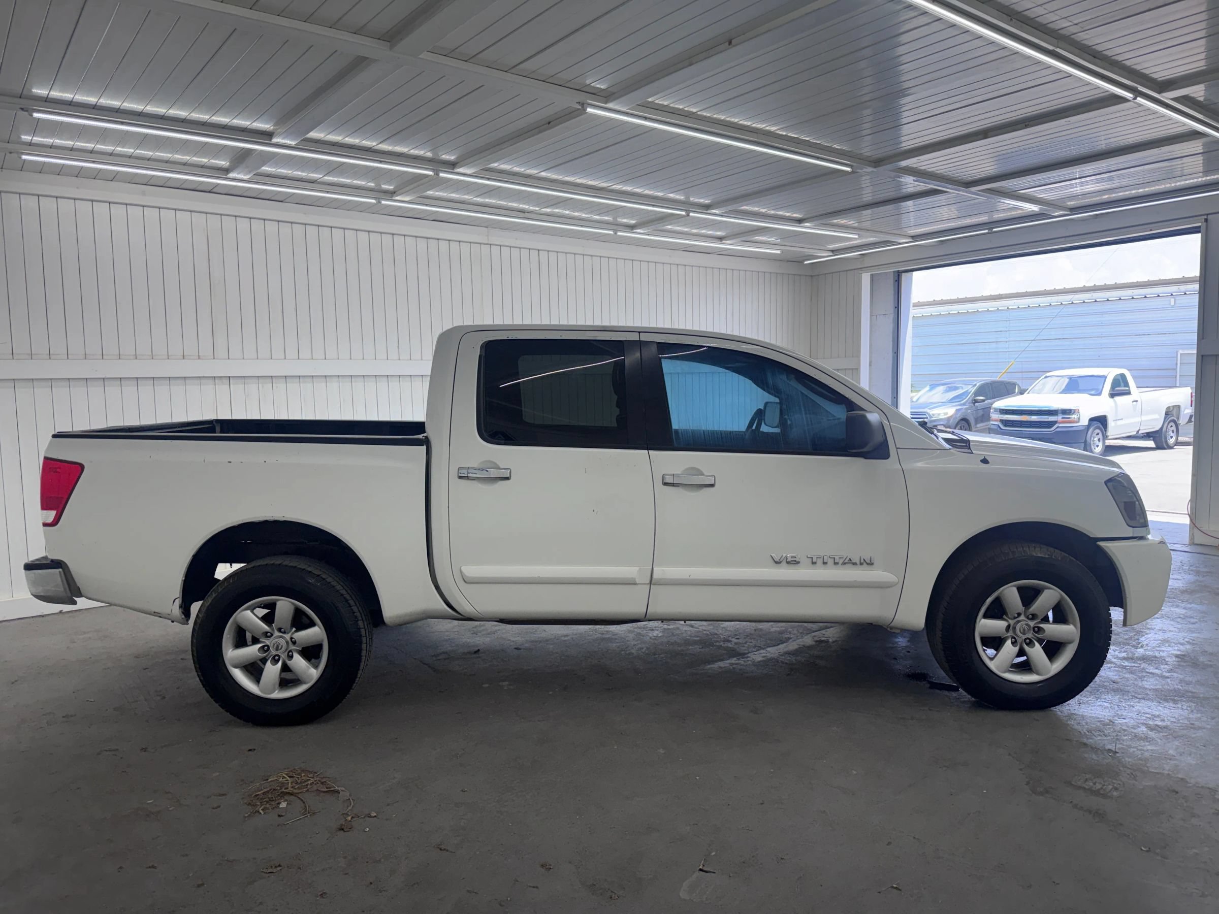 Used 2006 Nissan Titan SE AWD/4WD image 4