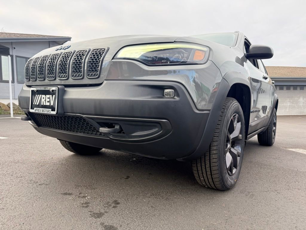 Used 2019 Jeep Cherokee Sport image 10