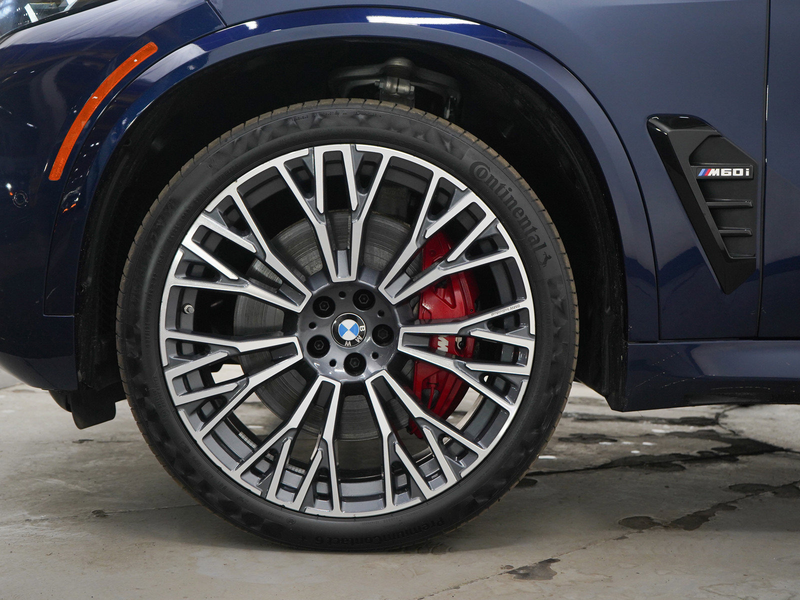Used 2024 BMW X5 M60i AWD/4WD image 30