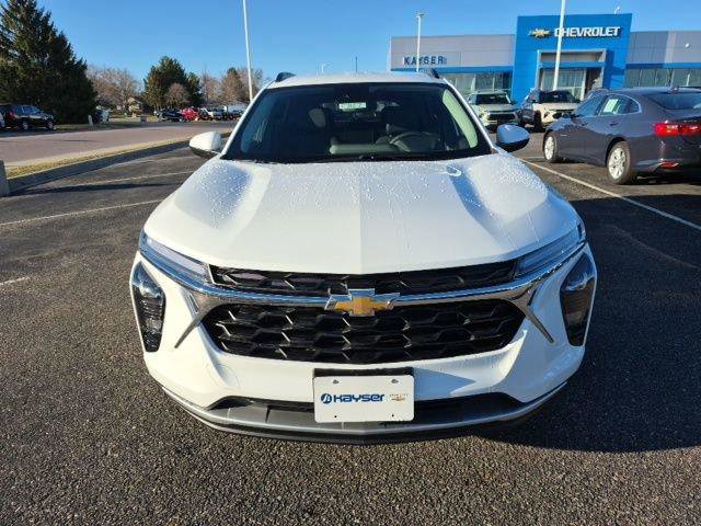 New 2026 Chevrolet Trax LT w/ Driver Confidence Package image 2