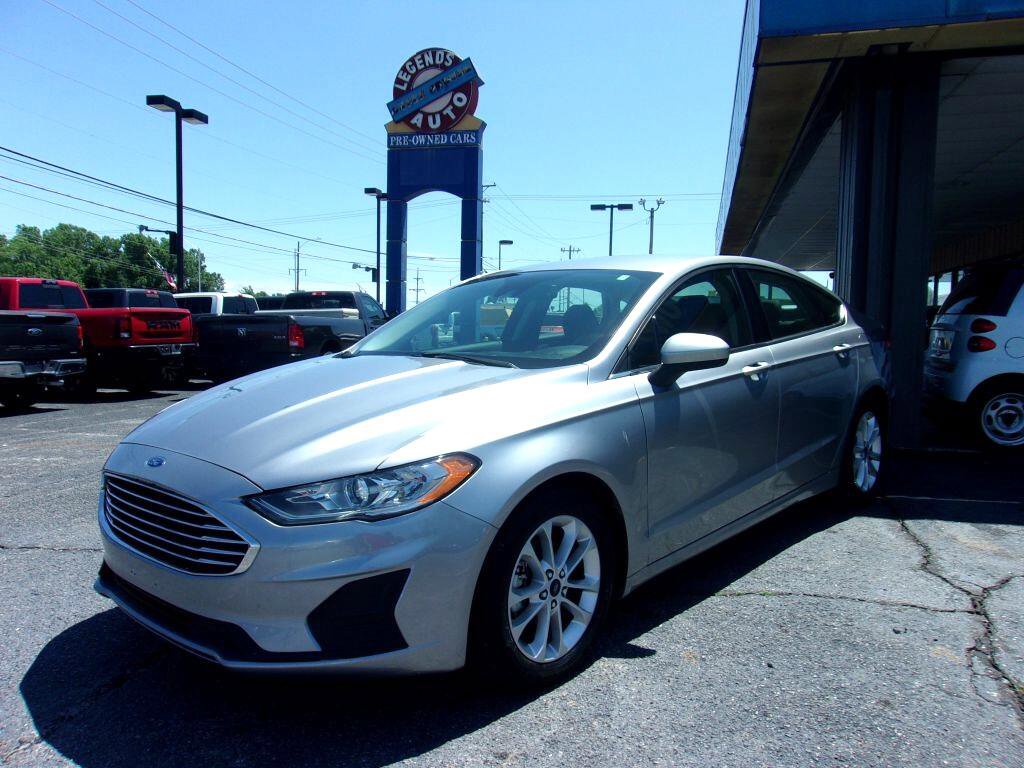 Used 2020 Ford Fusion SE image 1