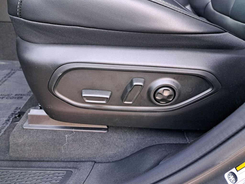 New 2025 Jeep Grand Cherokee Limited w/ MOPAR Finishing Package AWD/4WD image 39