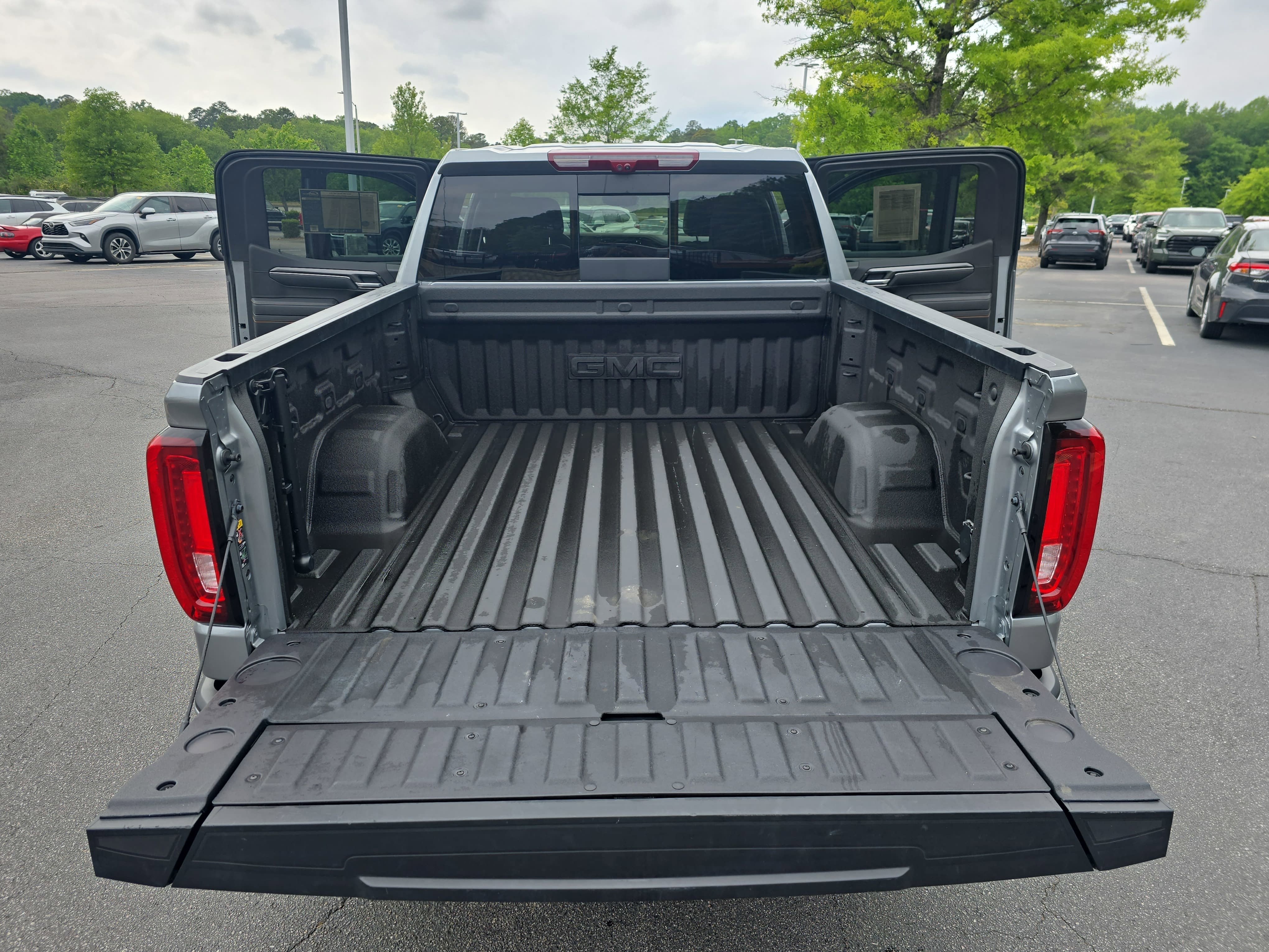 Used 2025 GMC Sierra 1500 AT4 w/ AT4 Premium Package AWD/4WD image 13