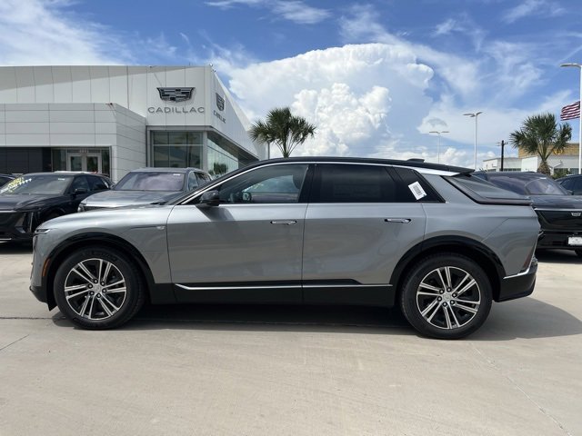 New 2025 Cadillac Lyriq Luxury image 2