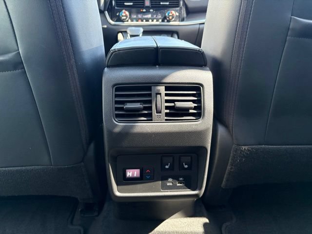 Used 2022 Nissan Rogue Platinum AWD/4WD image 12