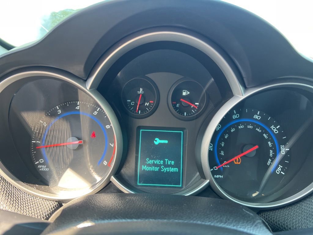 Used 2016 Chevrolet Cruze LT image 12