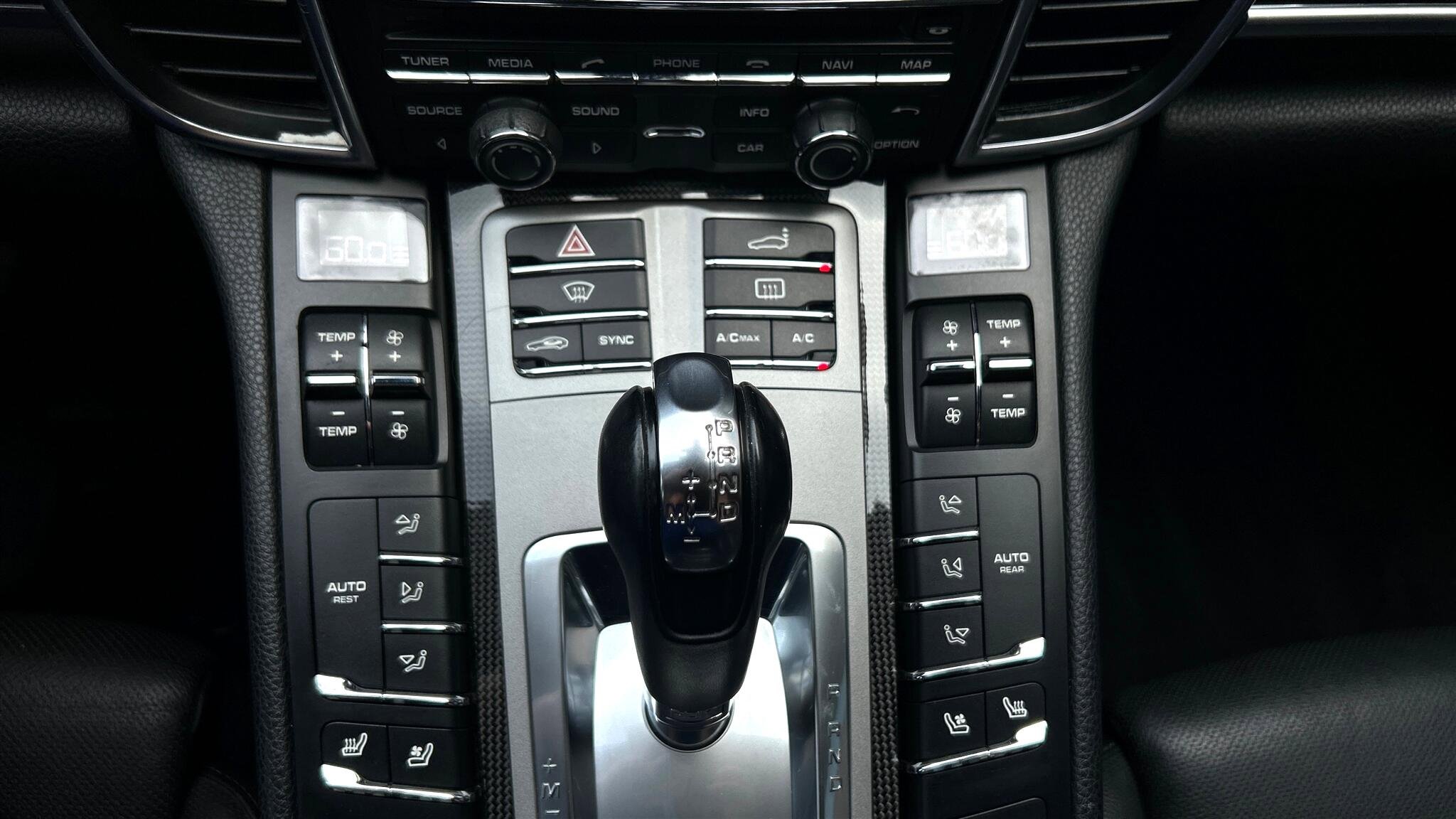 Used 2015 Porsche Panamera 4S image 33