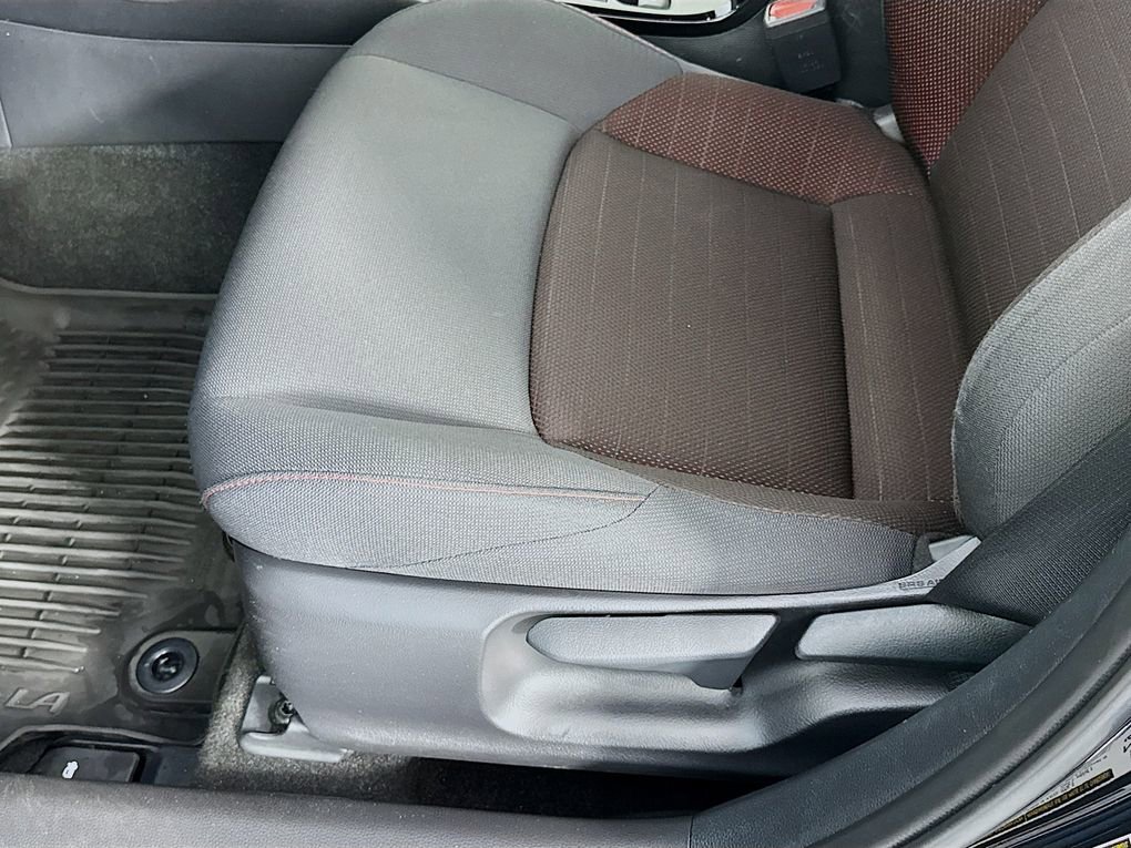 Used 2025 Toyota Corolla SE FWD image 20