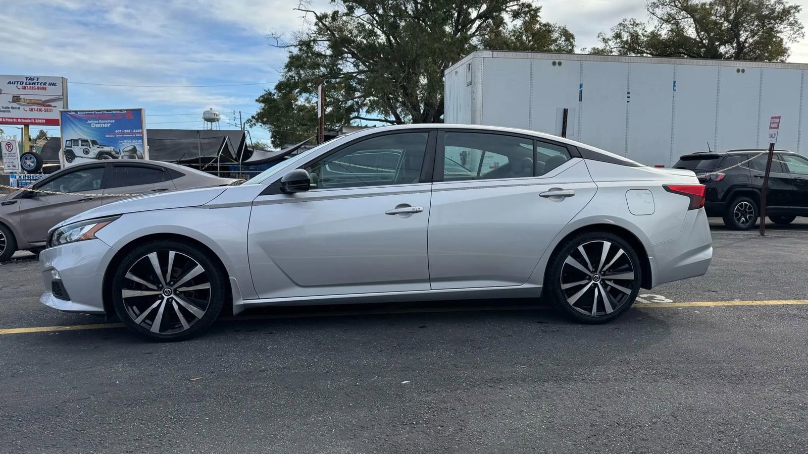 Used 2019 Nissan Altima 2.5 SR w/ SR Premium Package image 5