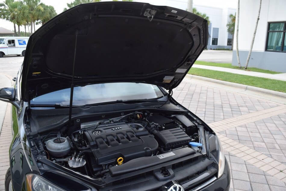 Used 2015 Volkswagen Golf TDI S FWD image 89