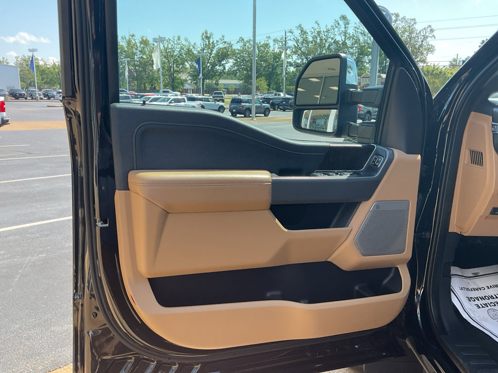 Used 2023 Ford F350 Lariat w/ Lariat Ultimate Package AWD/4WD image 15