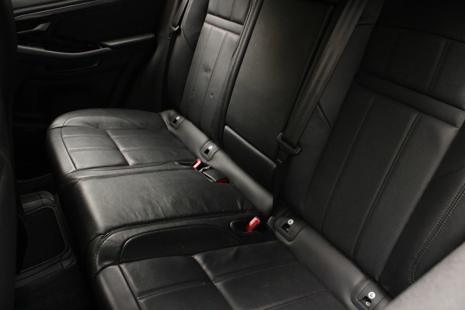 Used 2020 Land Rover Range Rover Evoque SE AWD/4WD image 19
