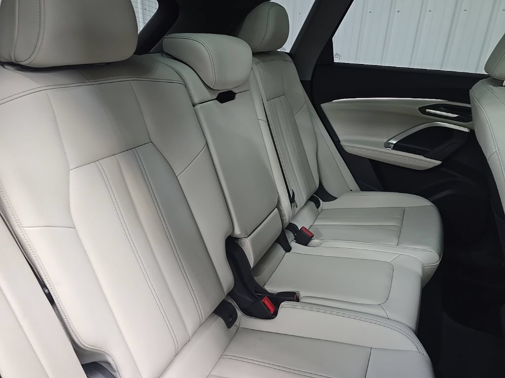 Used 2025 Audi Q5 Premium AWD/4WD image 17