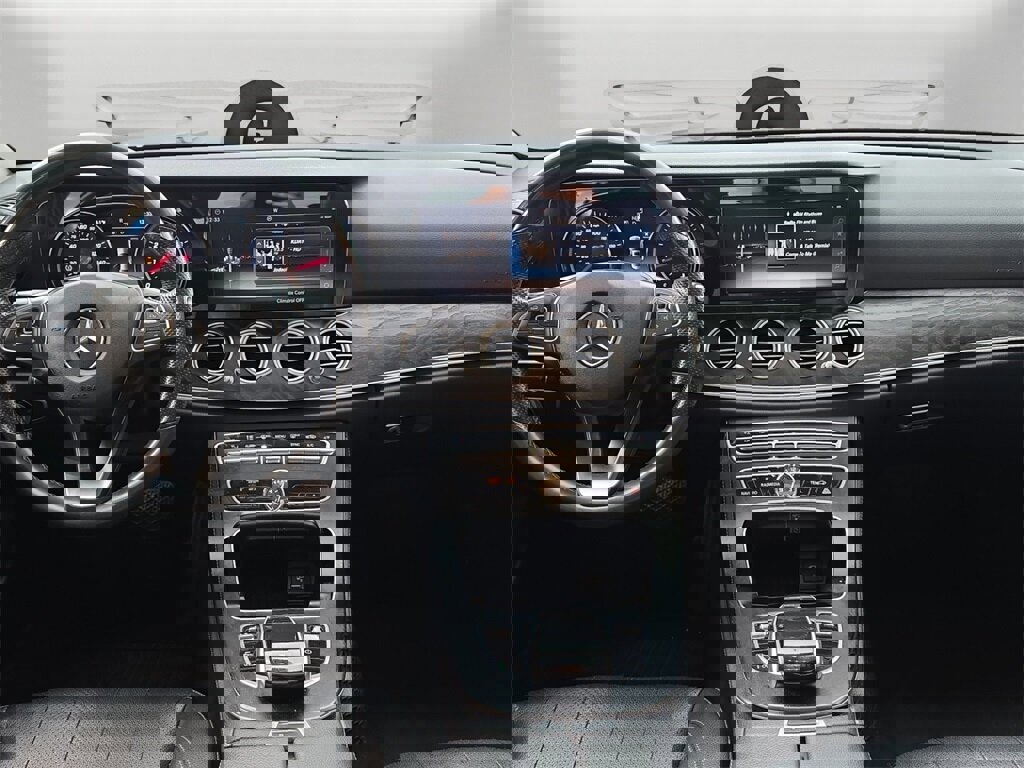 Used 2018 Mercedes-Benz E 300 w/ Premium 1 Package image 10