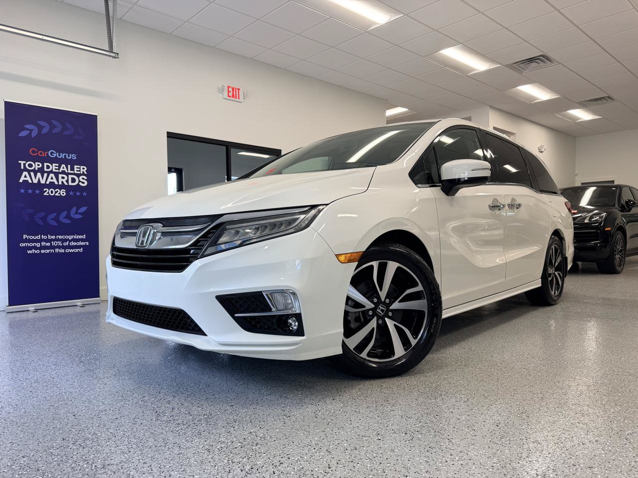 Used 2019 Honda Odyssey Elite image 2