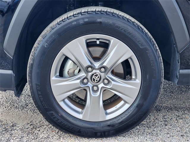 Used 2025 Toyota RAV4 XLE image 10