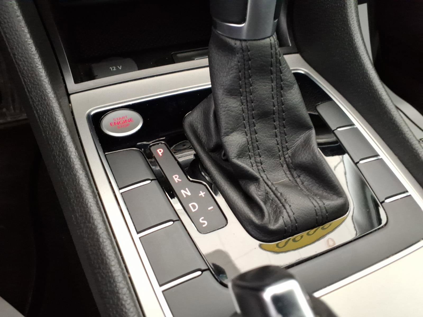 Used 2020 Volkswagen Passat 2.0T SE image 26